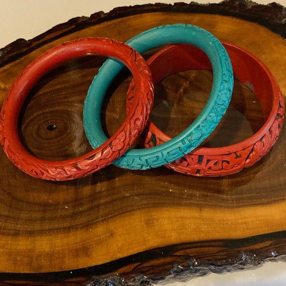 Lot of 4 items, set of 3 vintage bangles and turquoise pendant. - Picture 5 of 15
